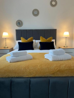 Lingfield House - Spacious 3 Bed Detached Home From Home